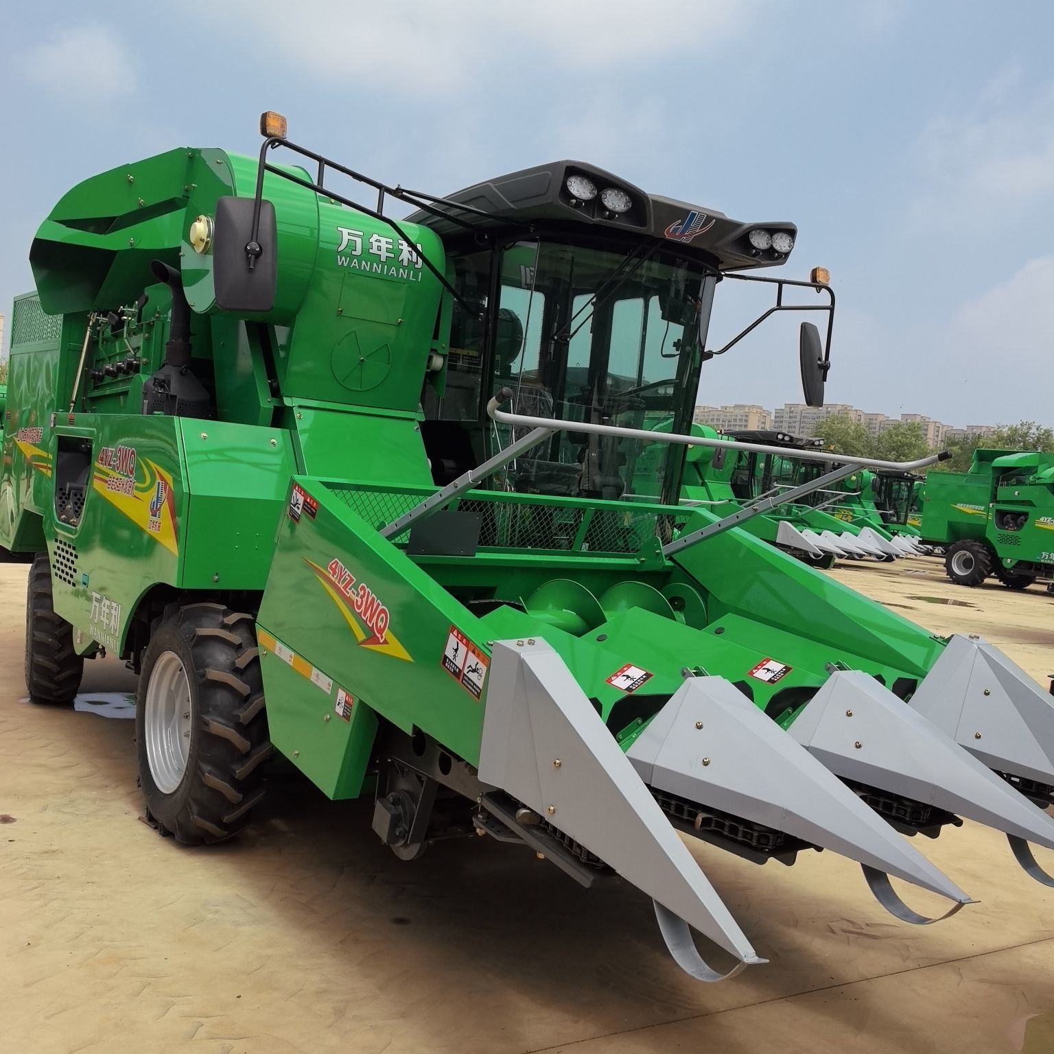 4YZ-3WQ Corn harvester with 150 HP 3Rows